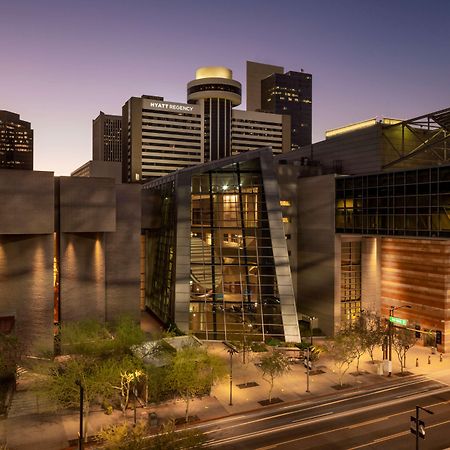 Hyatt Regency Phoenix Downtown - No Destination Fees Exterior photo