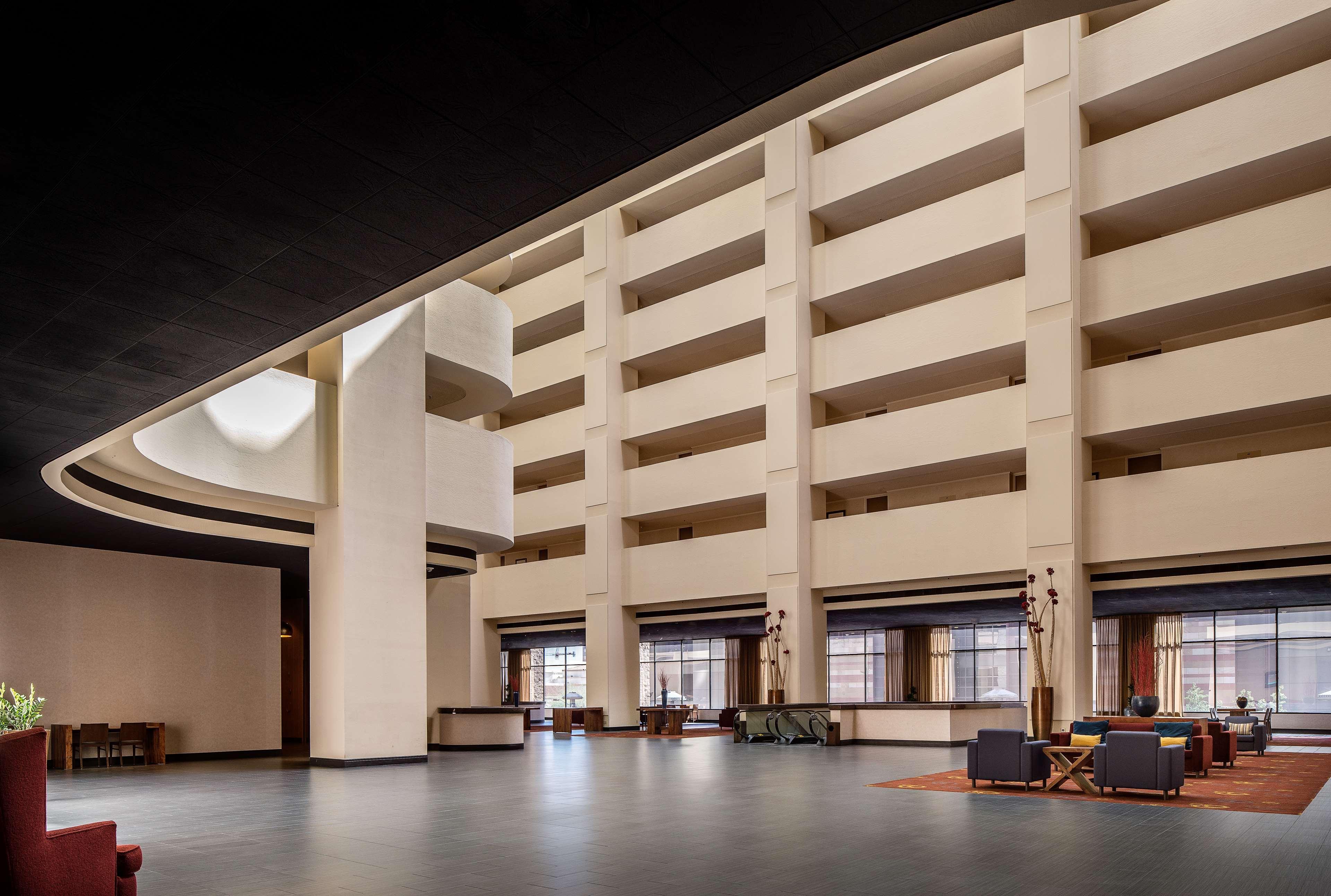 Hyatt Regency Phoenix Downtown - No Destination Fees Exterior photo